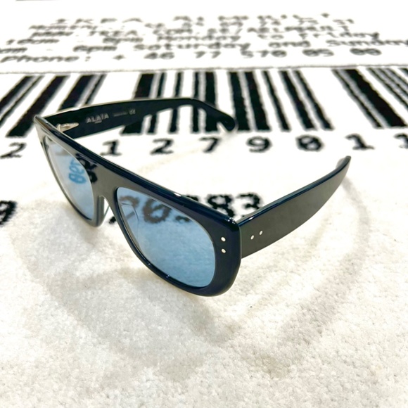 Azzedine Alaia Paris Rectangular Dark Navy Blue Sunglasses. main image 8